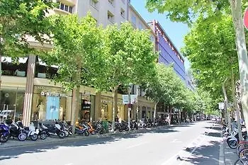 No Limit Barcelona Central 3*,